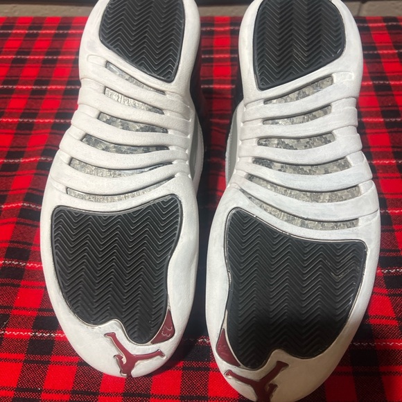 Jordan 12 playoffs - Picture 5 of 5